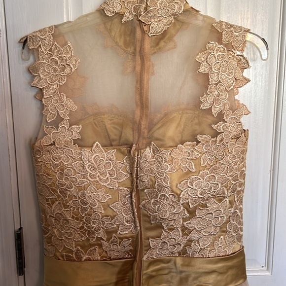 Lace dress - Picture 9 of 15